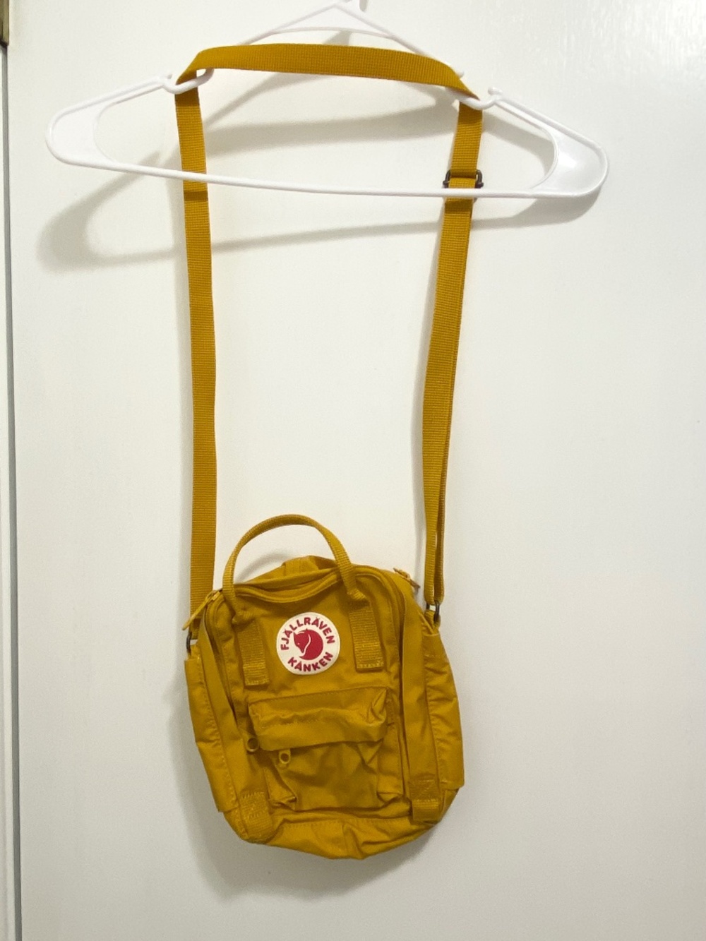 Fjallraven Kanken Mustard    Crossbody Bag
